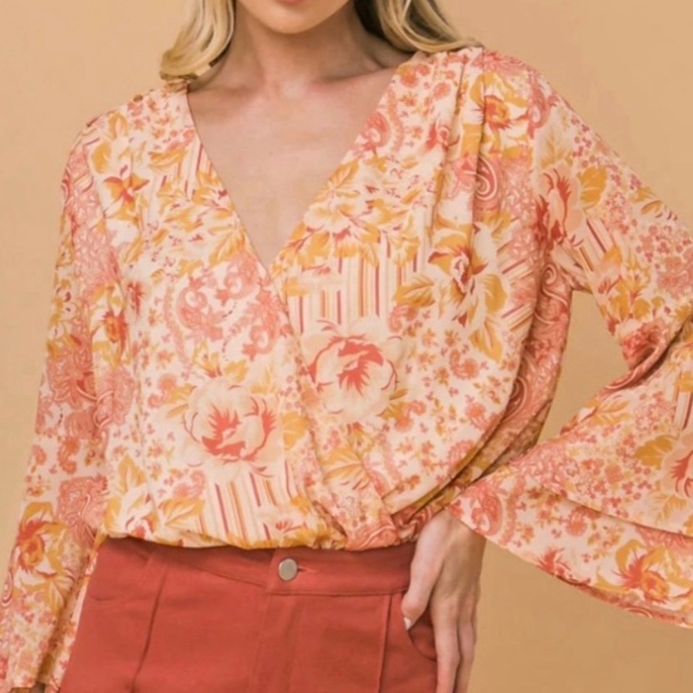 Flying Tomato Boho Paisley Floral Bell Sleeve Bodysuit Small